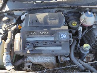 Volkswagen Polo 6KV 1.4 16V Zilver LS7N Onderdelen APE Motor picture 13