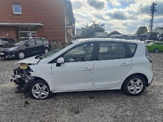 Renault Scenic 1.6 16V Wit OV369 Onderdelen K4M858 Motor picture 4