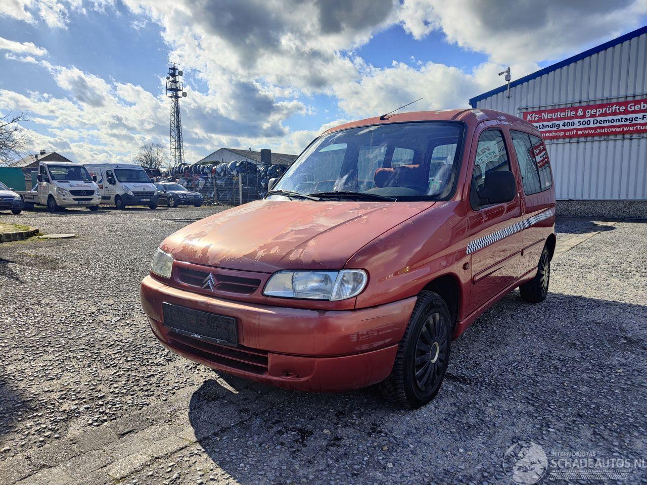 Citroën Berlingo 1.8 Rood Onderdelen LFX Motor 20TD02 Bak