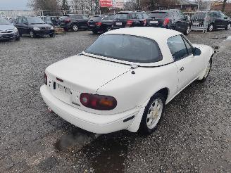 Mazda MX-5 Roadster picture 6