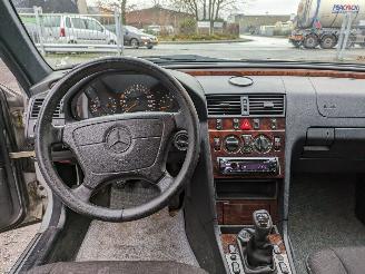 Mercedes C-klasse 202 C180T picture 11