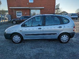Renault Scenic 1.4 16V picture 8