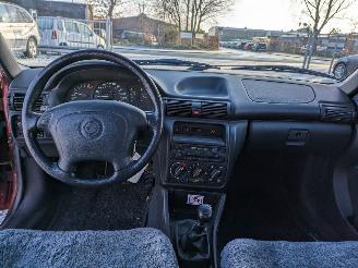 Opel Astra 1.6 picture 11