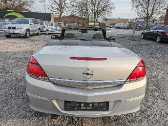 Opel Astra Twin Top Cabrio 1.6 picture 6