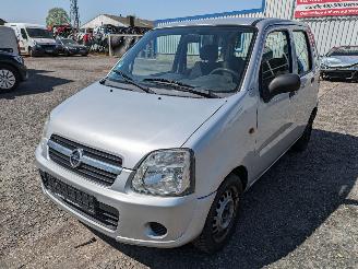 Salvage car Opel Agila 1.0 2005/2