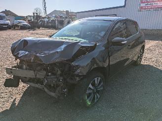 Damaged car Nissan Pulsar 1.2 2017/6