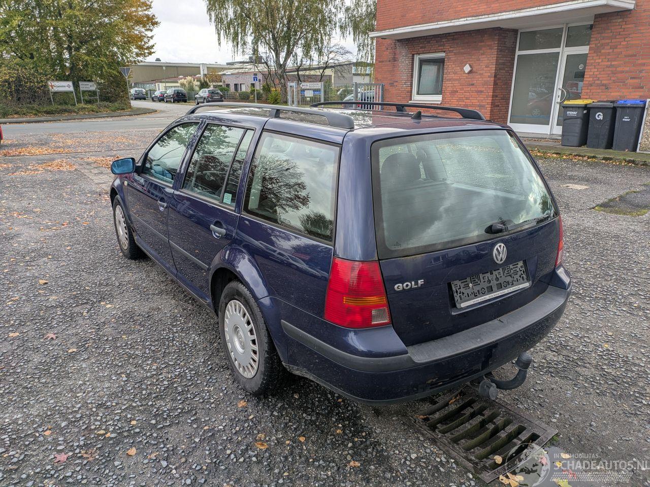 Volkswagen Golf 