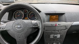 Opel Astra 2HU picture 15