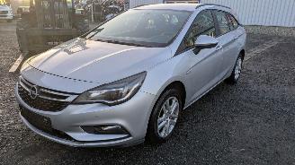 rozbiórka samochody osobowe Opel Astra 1.6 2017/3