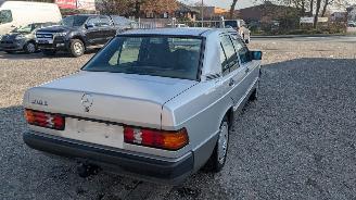 Mercedes 190-serie 2.0 picture 5