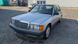 Salvage car Mercedes 190-serie 2.0 1989/3