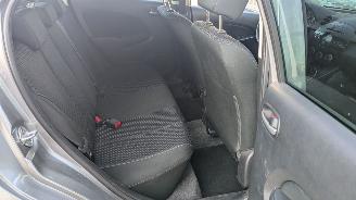 Mazda 2 1.3 picture 14