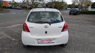 Toyota Yaris 1.0 picture 5
