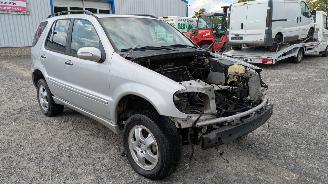 Mercedes ML 163 picture 3