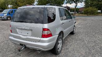Mercedes ML 163 picture 5