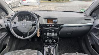 Opel Astra 1.7 CDTI picture 11