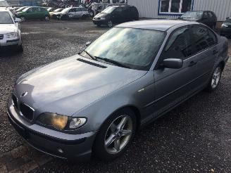 Salvage car BMW 3-serie E46 Zilvergrijs Metallic A08 Slooponderdelen Deur Motorkap Achterklep 2004/6