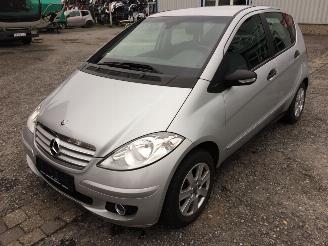 Salvage car Mercedes A-klasse W169 Zilver 761 Onderdelen Deur Bumper 2005/2