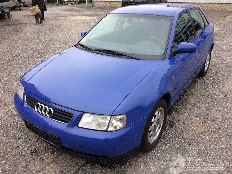 Audi A3 Blauw LY5M Onderdelen Bumper Deur