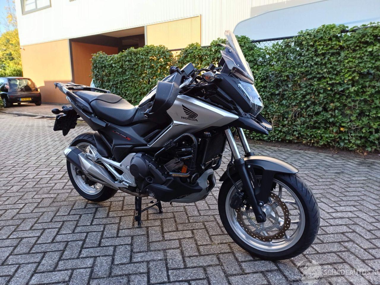 Honda  NC 750 X DCT C-ABS automaat