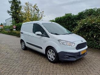 skadebil bedrijf Ford Transit Courier Van 1.5 tdci Trend airco 2017/6