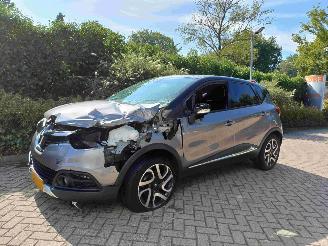 Renault Captur 1.2 TCe Helly Hansen AUTOMAAT picture 3