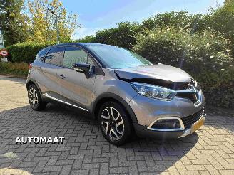 Damaged car Renault Captur 1.2 TCe Helly Hansen AUTOMAAT 2015/1