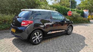 Citroën DS3 1.6 e-HDi So Chic picture 2