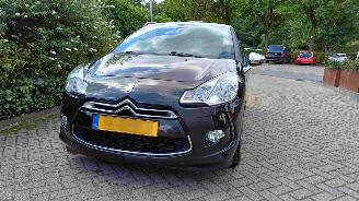 Citroën DS3 1.6 e-HDi So Chic picture 16