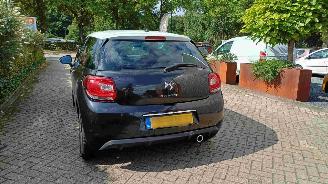 Citroën DS3 1.6 e-HDi So Chic picture 13