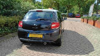 Citroën DS3 1.6 e-HDi So Chic picture 14