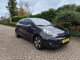 Kia Rio 1.2 CVVT Design Edition 5drs picture 3