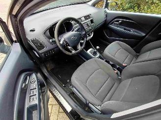 Kia Rio 1.2 CVVT Design Edition 5drs picture 8