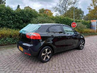 Kia Rio 1.2 CVVT Design Edition 5drs picture 2