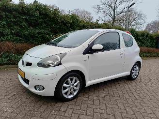 Damaged car Toyota Aygo 1.0-12V Comfort airco 2009/7