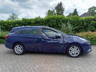 Opel Astra Sports Tourer 1.6 CDTI Business+ picture 17