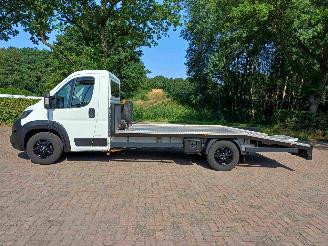 Peugeot Boxer 435 2.0 BlueHDI L4 MAXI oprijwagen / autoambulance picture 12