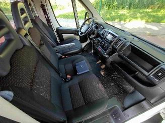 Peugeot Boxer 435 2.0 BlueHDI L4 MAXI oprijwagen / autoambulance picture 7
