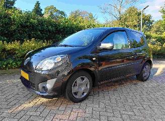 uszkodzony samochody osobowe Renault Twingo 1.2-16V Collection 2011/3