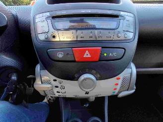 Peugeot 107 1.0-12V XS 5drs airco picture 8
