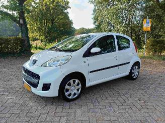 Schadeauto Peugeot 107 1.0-12V XS 5drs airco 2010/9