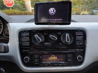 Volkswagen Up! 1.0 high up! BlueMotion White navi & ac picture 5