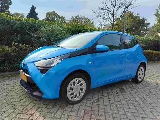 Schadeauto Toyota Aygo 1.0 VVT-i x-play 2020/12