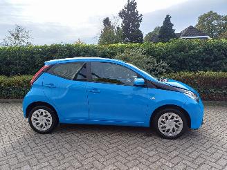 Toyota Aygo 1.0 VVT-i x-play picture 16