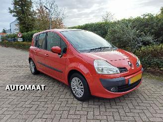 Vaurioauto  passenger cars Renault Grand-modus 1.6-16V Dynamique AUTOMAAT 2011/1