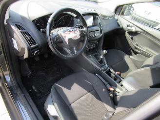 Ford Focus 1.0i 92kW 93000 km picture 6