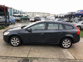 krockskadad bil auto Volvo V-60 2.0 D3 120kW E5 Aut. CLIMA NAVI 2012/1