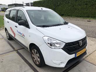 Dacia Lodgy 13TCE 96kW 7 persoons Airco picture 3