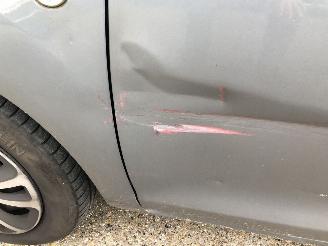 Ford Ka 12i AIRCO picture 10
