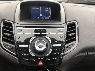 Ford Fiesta 16tdci 70kW E5 Airco Navi picture 9